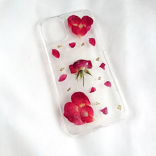 薔薇のお花の押し花iphoneケース 押し花ケース Iphoneケース カバー Mick Sin 通販 Creema クリーマ ハンドメイド 手作り クラフト作品の販売サイト