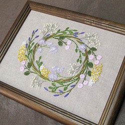 野の花リース　３　手刺繍 1枚目の画像