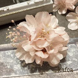 桜ハンドメイド2022 桜 春の訪れ 2way  小さな 小さなコサージュ ヘアクリップ 1枚目の画像