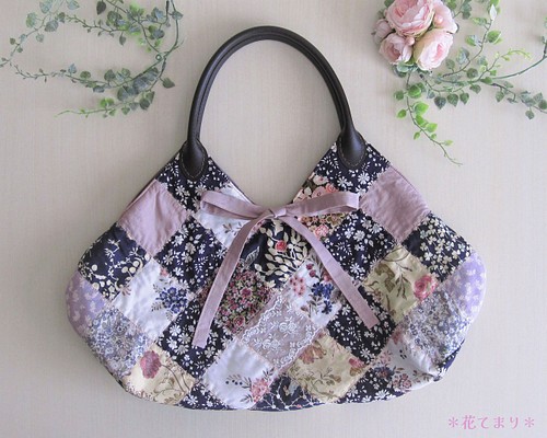 ♪ ♪リバティ 花の飾り縫い パッチワークキルトのバッグ