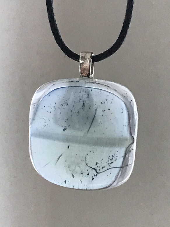 FG pendant white gray 1枚目の画像
