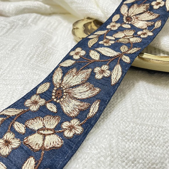 インド刺繍リボン　刺繍リボン　リボン　りぼん　スパンコール 1枚目の画像