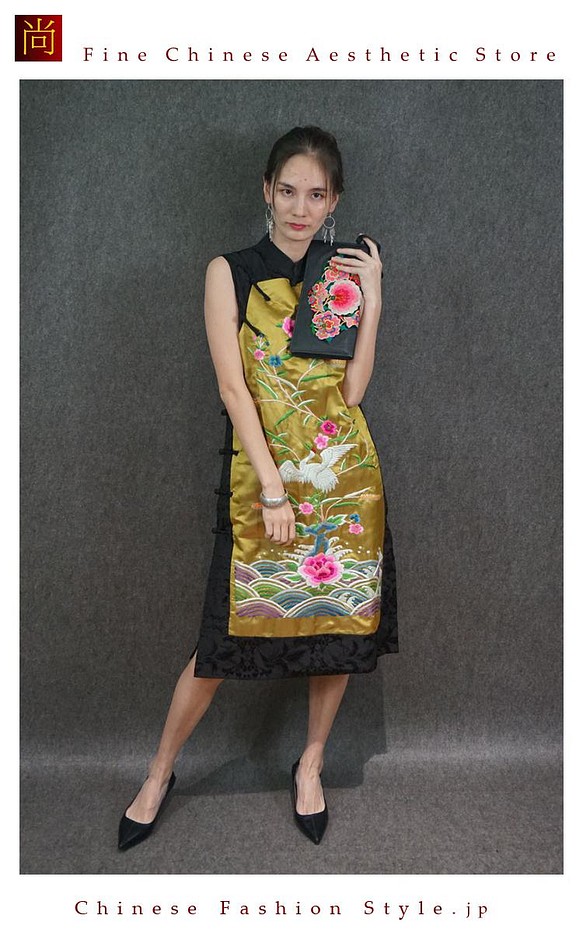 エレガントでおしゃれ、アンティーク刺繍の施されたレザーのクラッチバッグ。アジアンドレスにぴったり#102 1枚目の画像