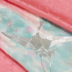 正絹　薔薇色に鶴柄はぎれ　1m 和小物、つまみ細工などに 1枚目の画像