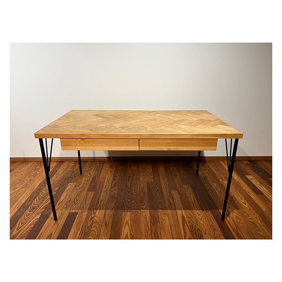 【4人掛け】ヘリンボーンテーブル（カトラリー収納付き） 1枚目の画像