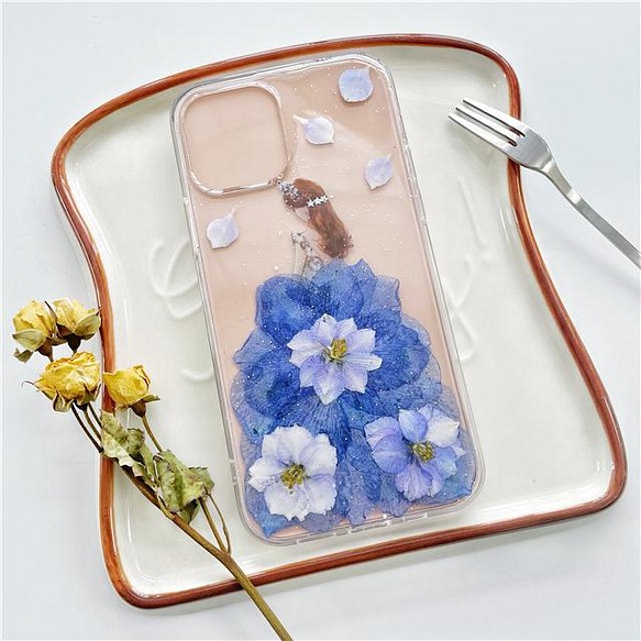 新品 押し花スマホケース ドレス押し花ケース Iphone12 Iphone12pro Iphone12mini スマホケース カバー Kota 通販 Creema クリーマ ハンドメイド 手作り クラフト作品の販売サイト