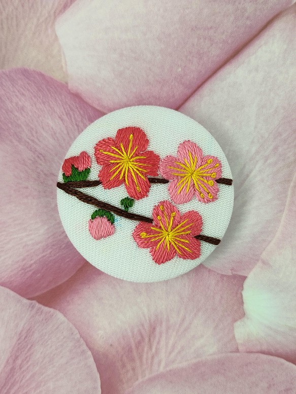 梅の花刺繍ブローチ