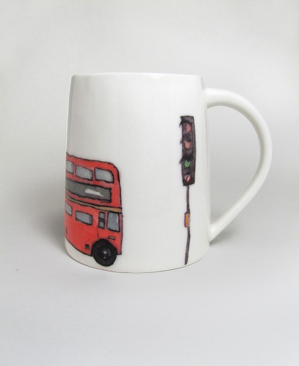 イギリス作家の手作りマグカップ　「ロンドンバス」 1枚目の画像