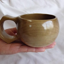 　朴の木の丸っこい一木彫りコーヒーカップ 1枚目の画像