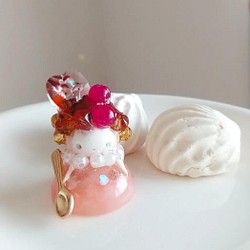 恋するパティシエのスイーツオルゴナイトドール(苺ミルク) 1枚目の画像