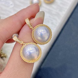 【高級】天然まべ真珠　ダイヤモンド付きピアスk18