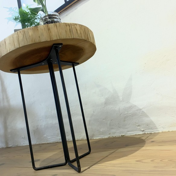 杉切り株とアイアン製のサイドテーブル スツール 椅子 観葉植物 物置き 