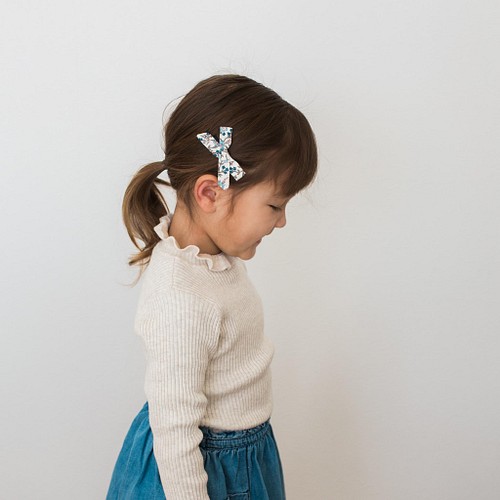 Liberty Linen S Bow ヘアクリップ リバティ リボン 赤ちゃん ベビー 子供 女の子 髪留め ヘアアクセサリー Lou Lou 通販 Creema クリーマ ハンドメイド 手作り クラフト作品の販売サイト