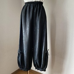 着物リメイク　ロングパンツ　絹　黒　ブラック 1枚目の画像