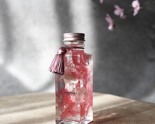 桜ピンクのハーバリウム 100ml スリムボトル 紫陽花 春 母の日 卒業