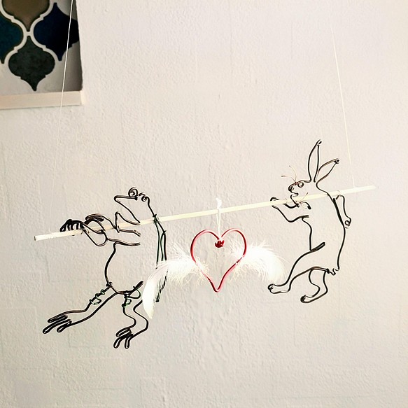 鳥獣戯画 ハートをお届け モビール  うさぎ カエル 和風 天使 ガーランド 壁飾り ウサギ 兔 蛙 かえる 壁掛け 1枚目の画像