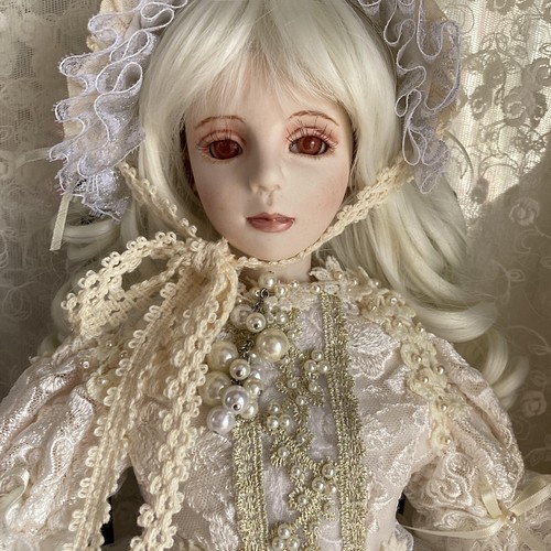 創作ビスクドール人形 白いロングドレスの女の子 人形 Calendoll 通販 Creema クリーマ ハンドメイド 手作り クラフト作品の販売サイト