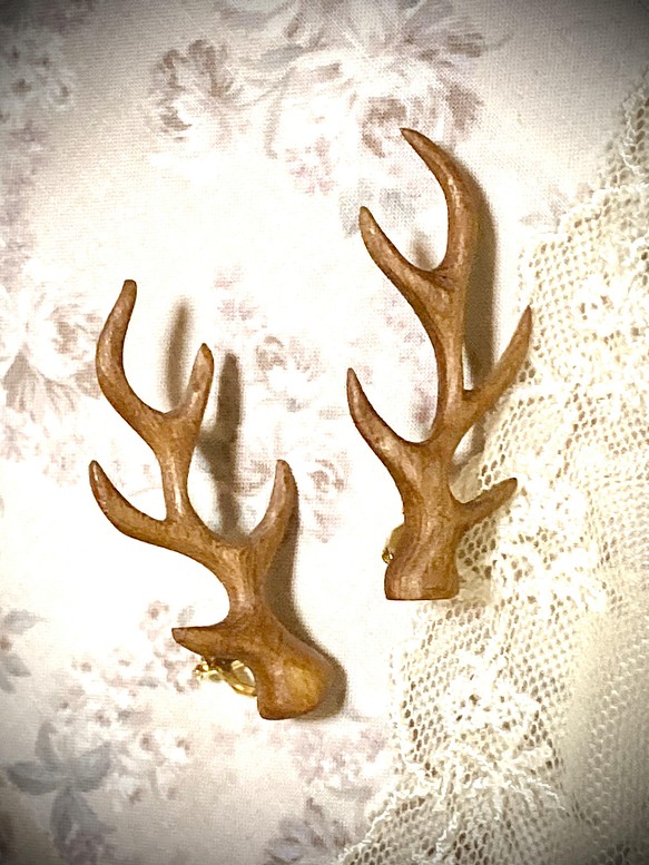 《✴︎shoko様専用ページ✴︎》鹿の角モチーフのイヤリング(屋久杉の木) 1枚目の画像