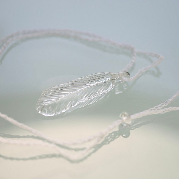 天使の羽根： Glass Feather（White Thread）波動玉® 0911 1枚目の画像