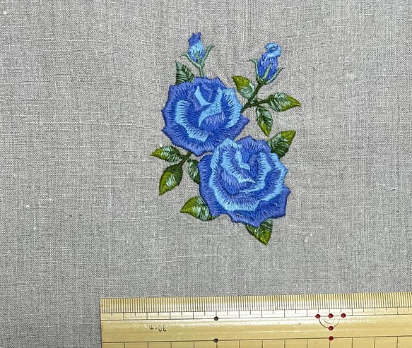 花刺繍布地 リネン 100% 【青薔薇 麻色ベース】カットクロス 生地