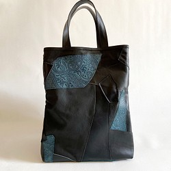『再販なし一点物』A4 すっぽり 縦型 バッグ サステナブル パッチワーク ブラック ネイビー 1枚目の画像