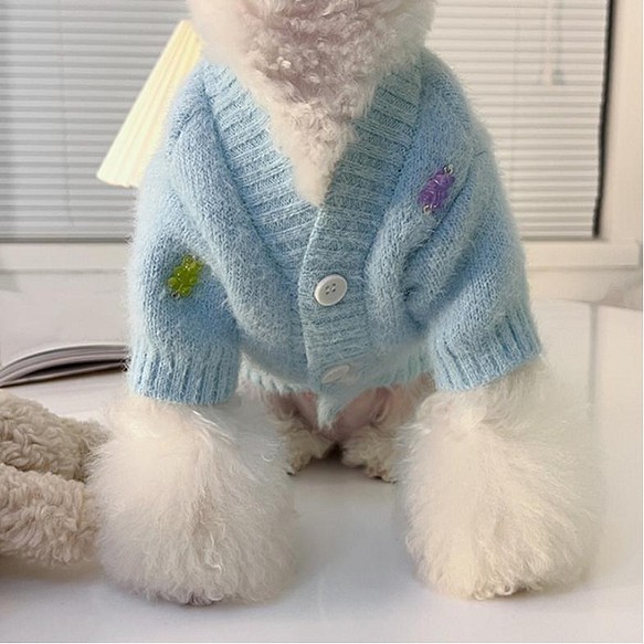 犬服　キャンディー熊飾りの犬セーター　犬カーディガン　水浅葱・青い