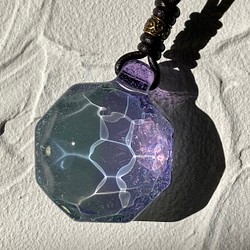 ＊Octagon＊ フローライト色のガラスペンダント ～ 波紋 ～  ボロシリケイトガラス（水面模様） 1枚目の画像