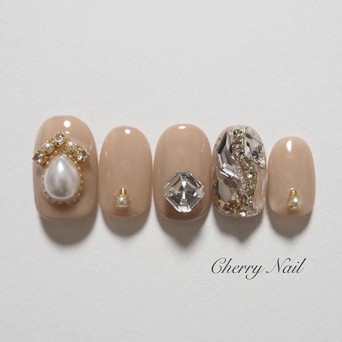 ネイルチップ 左右対称 韓国ネイル パーツネイル パールネイル 韓国 ネイルチップ ネイルシール Cherry Nail 通販 Creema クリーマ ハンドメイド 手作り クラフト作品の販売サイト