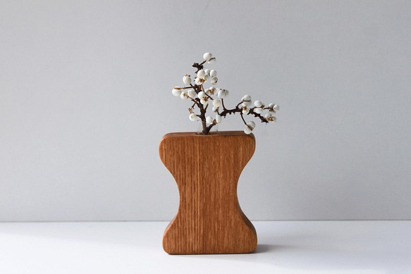 木の花瓶【タモ材】 1枚目の画像