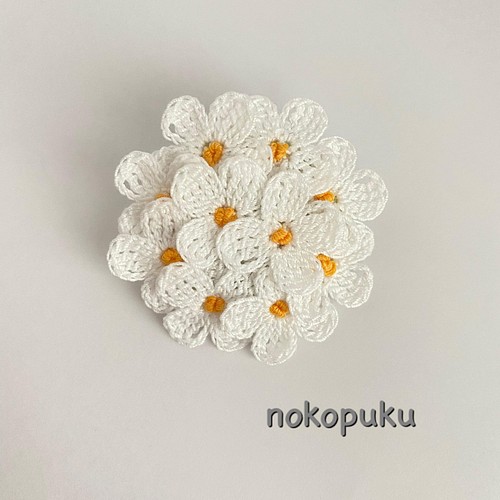 NEW 白い小花のブローチ レース編み ブローチ nokopuku 通販｜Creema