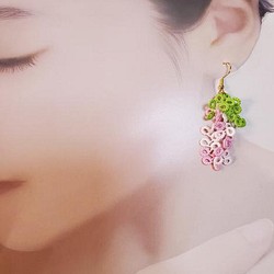 感謝価格❤️揺れる桜の花びらタティングピアス／イヤリング③ 1枚目の画像