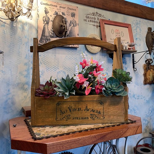 アンティークスタイル ガーデン オーナメント Wooden flower box www