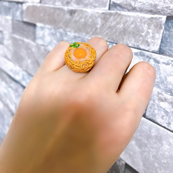 インスタントラーメンのリング☆指輪、ミニチュアフード、フェイクフード、即席麺 1枚目の画像