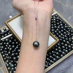 安いそれに目立つ 【高級】天然タヒチ黒蝶真珠　一粒ネックレス10-11mm　k18 ネックレス