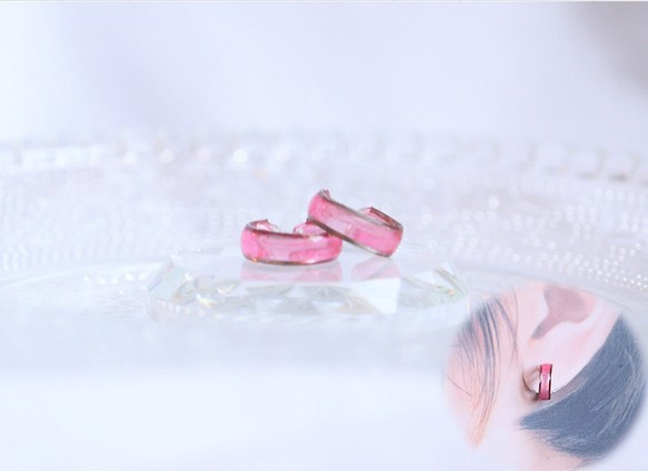 【ピアス穴不要！】リングノンホールピアス＜小＞ 春風の便り‐零れ桜- 1枚目の画像