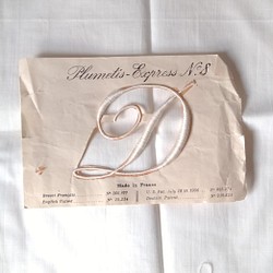モノグラムイニシャル刺繍シートとリネンはぎれのセット 1枚目の画像