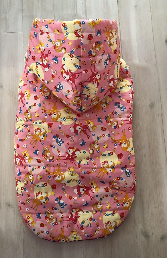 チャチャ様　オーダー⭐️中型犬綿入りコート　バンビ　ピンク柄⭐️ 1枚目の画像