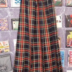 格子格紋喇叭褶襉長裙 第1張的照片