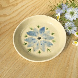 陶器の花小皿【ニゲラ】水色03(小) 1枚目の画像