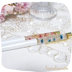小さなお花のハーバリウムペン【ピンク&ブルー】 1枚目の画像