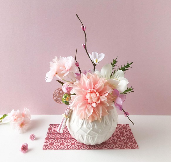 淡いピンク色の桜とダリアのリース  ハンドメイド  フラワーリース  造花