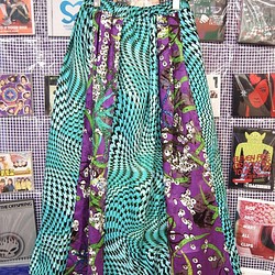 紫 x 綠 Total Pattern Mix 喇叭長裙 第1張的照片