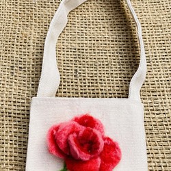 羊毛氈立體設計款環保飲料袋-一朵獨一無二的玫瑰花 第1張的照片