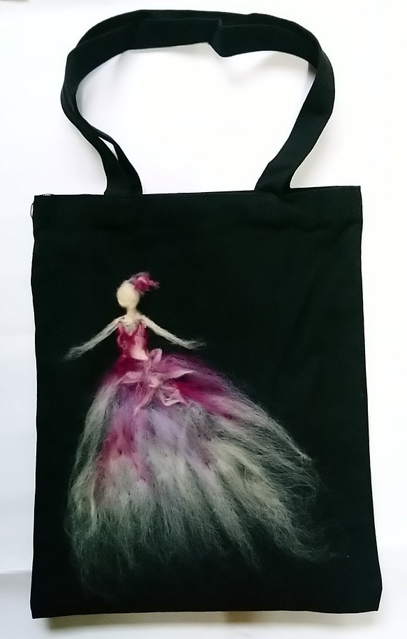 環境保護は地球を愛する-マムウールフェルト刺繡キャンバスバッグ/ショッピングバッグ〜バイオレットドレスで踊る 1枚目の画像