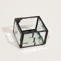 ステンドグラス　ベベルガラスの小物入れ 1枚目の画像