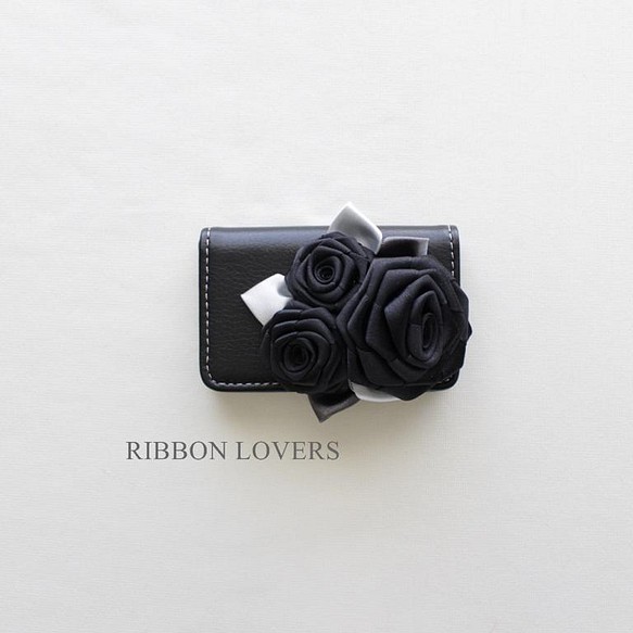 【送料無料】リボンの薔薇のカードケース(ブラック) 1枚目の画像