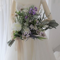【新作】白ドレスを惹きたてるブーケ　ウエディングブーケ　結婚式　アーティフィシャルフラワー　高級造花 1枚目の画像
