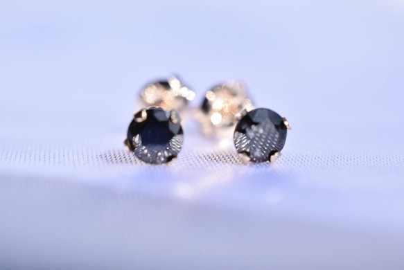【K10】ブラックダイヤモンドのピアス 1枚目の画像