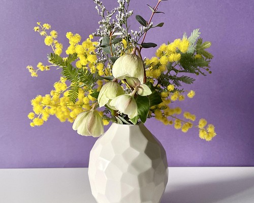 NEW限定品】 ☆ドイツ製 H18,3cm 飾り瓶 美しい手描き花紋の花瓶 