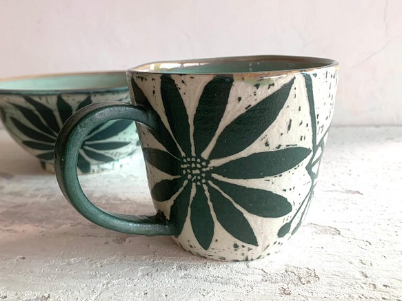 陽刻系列-綠花卉白瓷咖啡杯_陶器馬克杯 第1張的照片